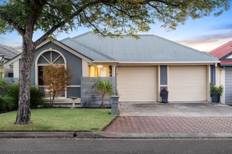 10 Knapman Crescent
