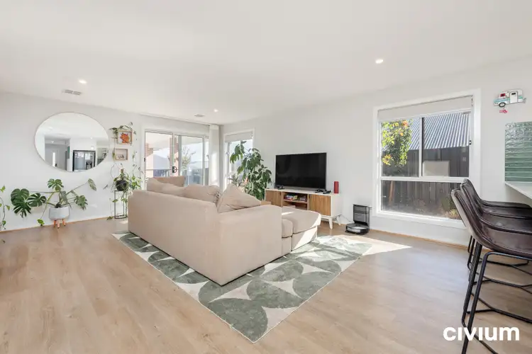 10 Sunray  Street