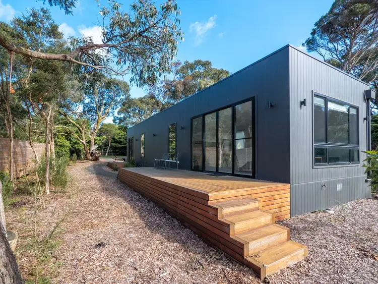 19 Melaleuca Avenue
