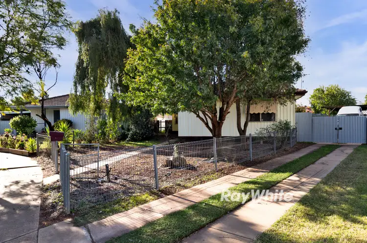9 Alkira Place