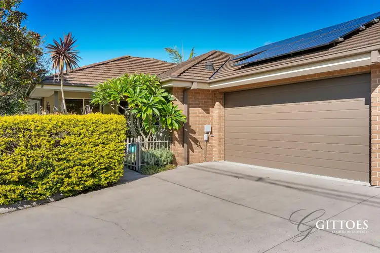 2/30A Russell Street