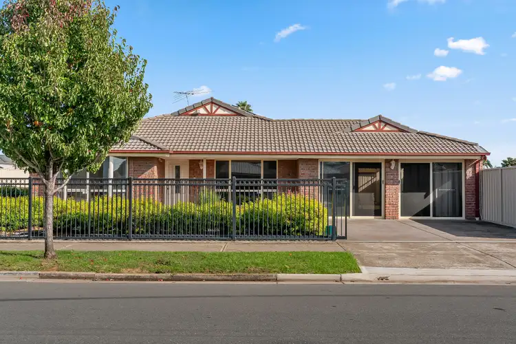 6 Fortrose Avenue