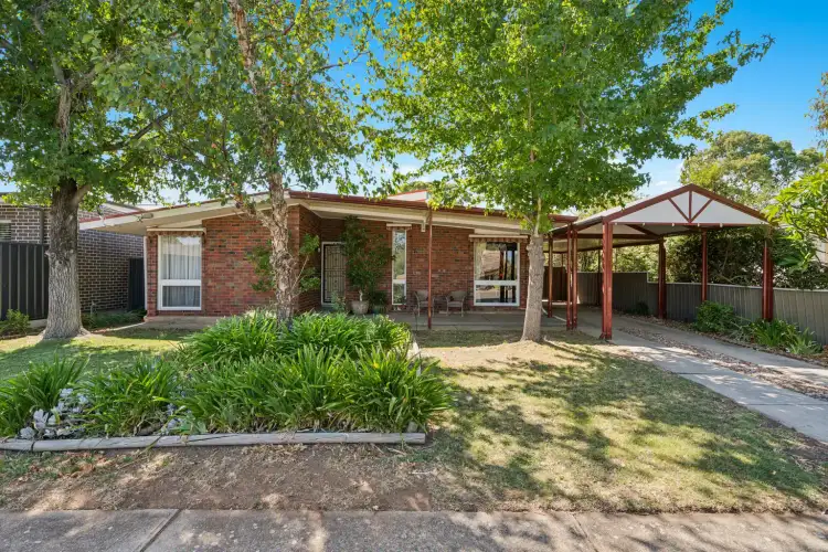 11A Winton Avenue