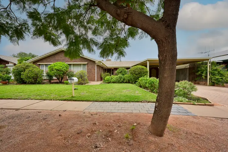 5 Northey Crescent
