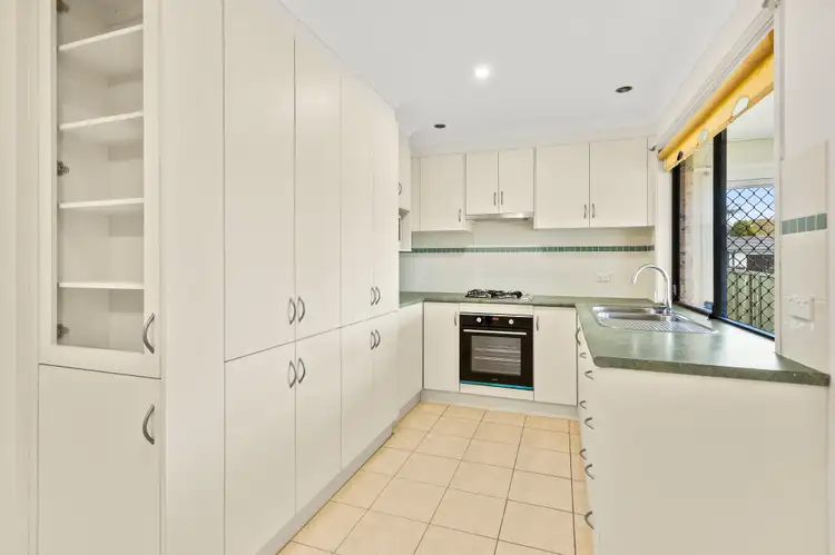 3 Petrel Place