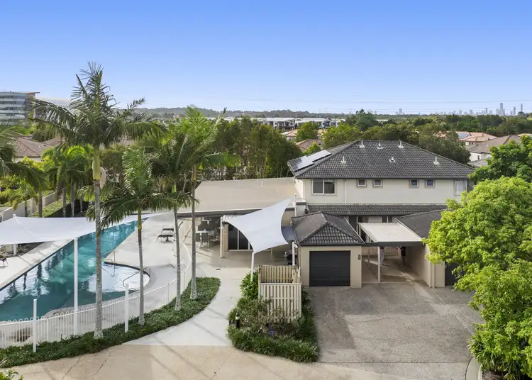 12 Promenade Avenue