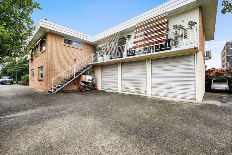 6 Vernia Place