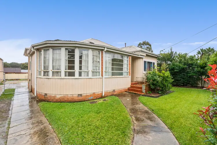 165 Kinghorne Street