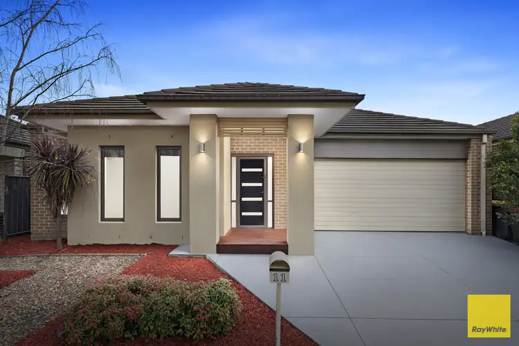 11 Riordan Crescent