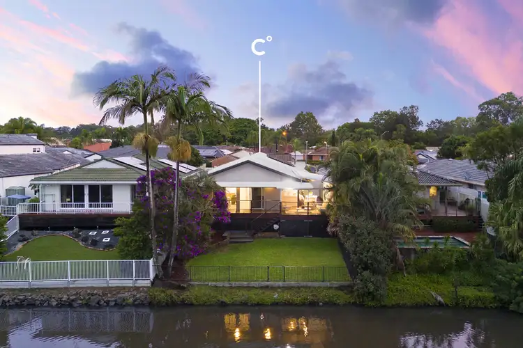 34 Emerton Crescent