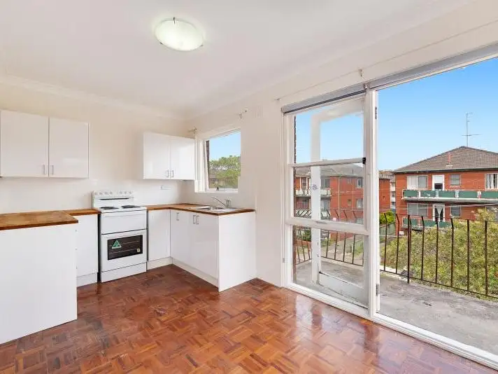 26 Jauncey Place