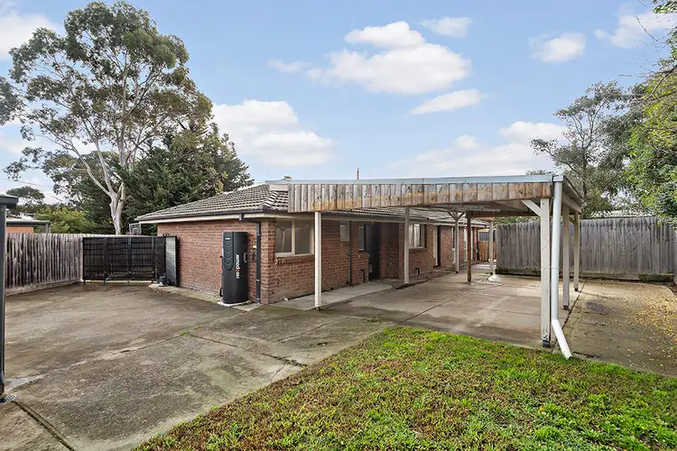 2 Tyrone St