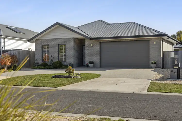 6 Jones Court
