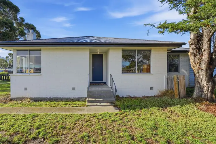 13 Dyer Place