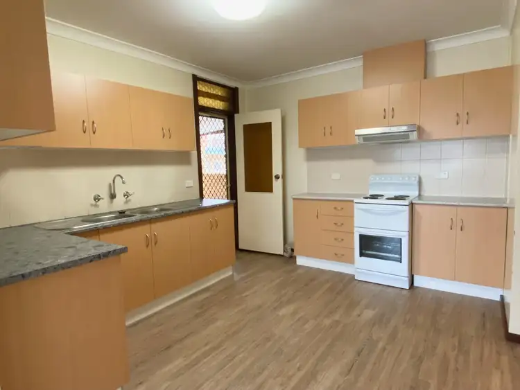 3/2 Hart Street