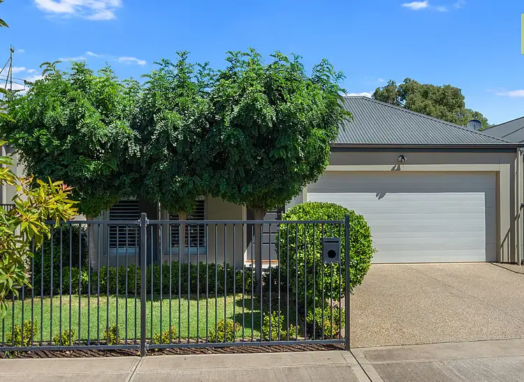 2A Edwards Avenue