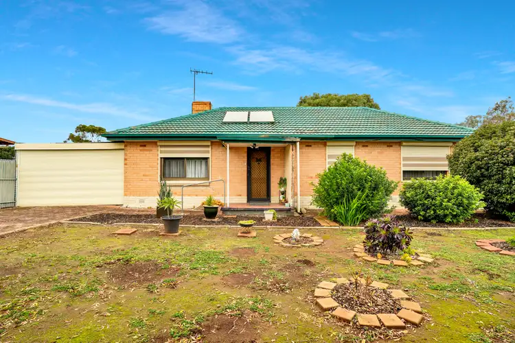132 Woodford Road