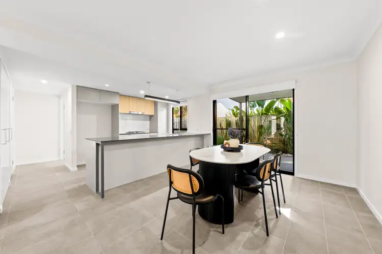 18 Comer Street