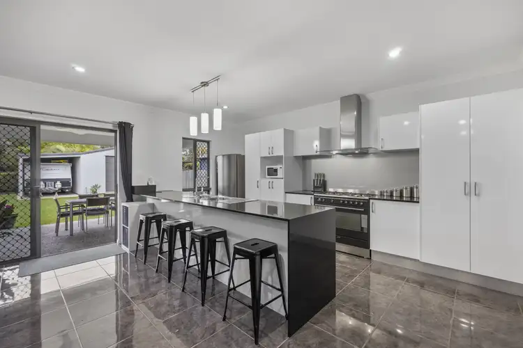 7 Tracey Street, Balgal Beach QLD 4816