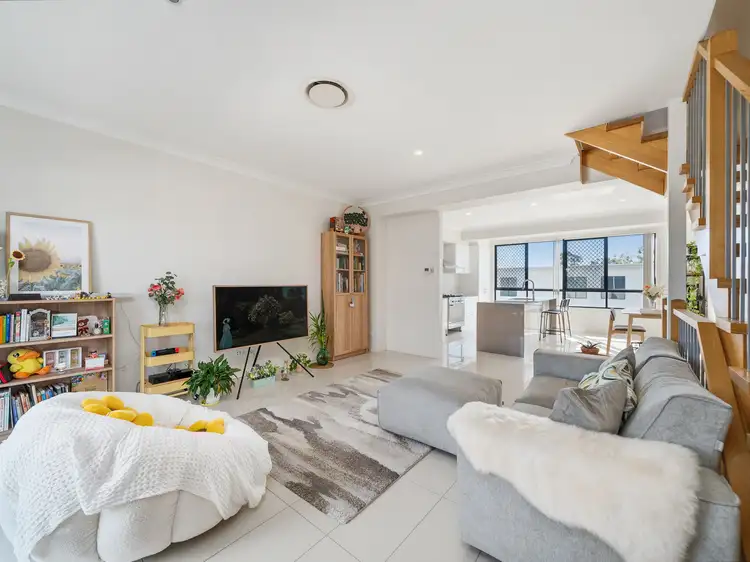 50 Lakefield Drive