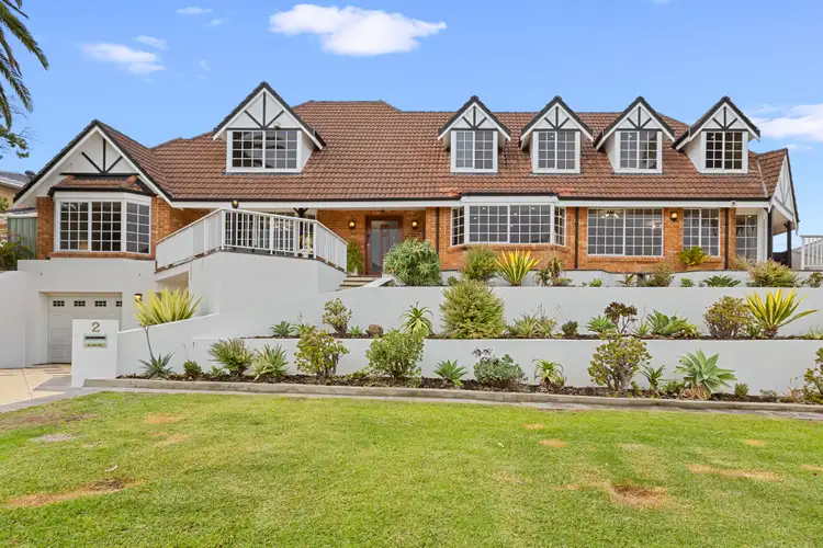 2 Queenscliff Court