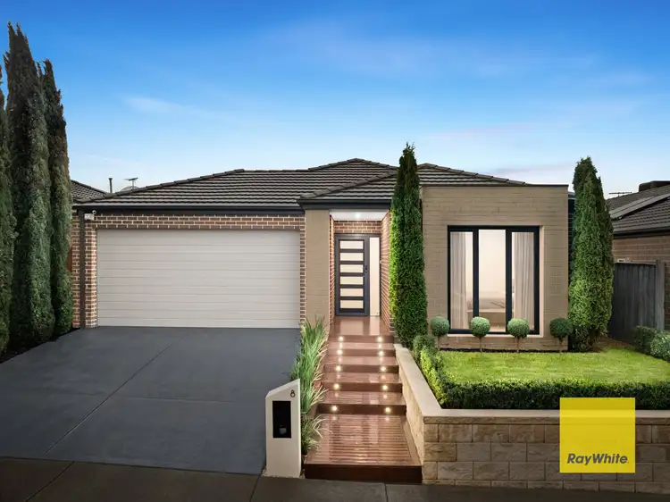 8 Leith Drive