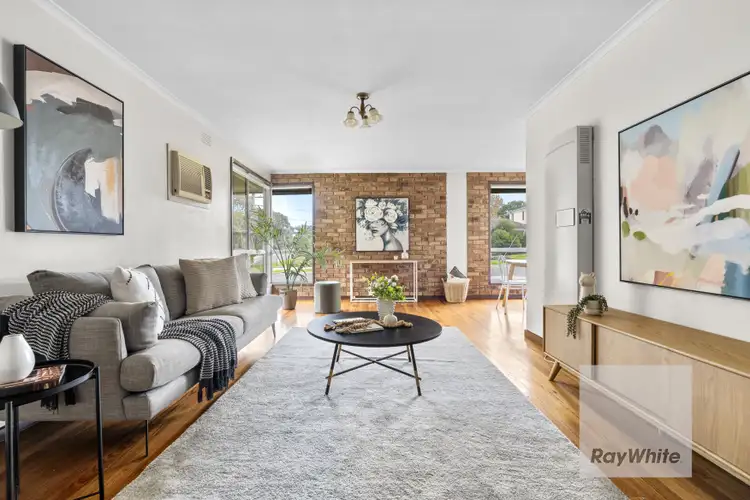 2 Lauder Drive