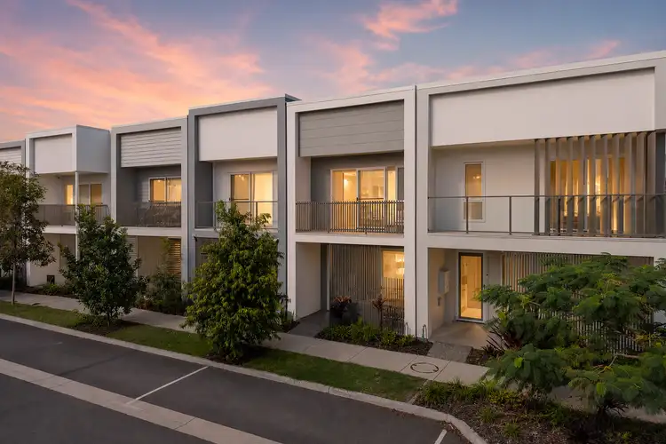 3 Lophostemon Street