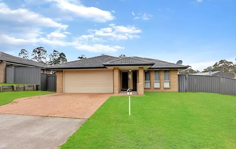 7 Rae Street