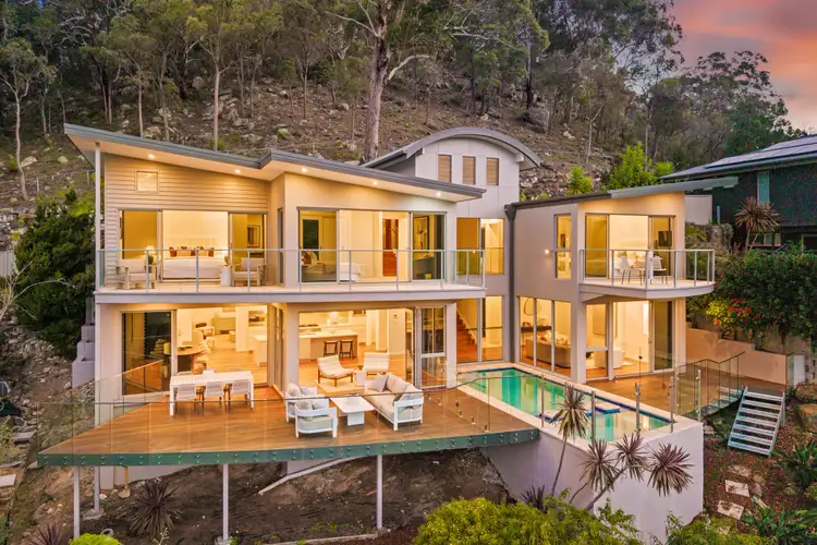 10 Wye Close