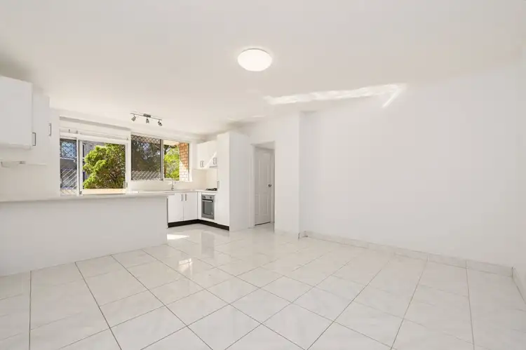 2/32 Brittain Crescent