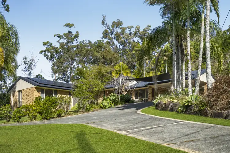 12 Saunders Drive
