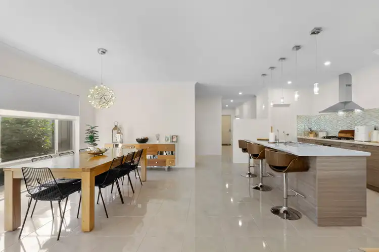 10 Mercado Way