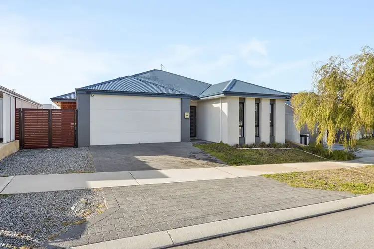 12 Roebuck Boulevard
