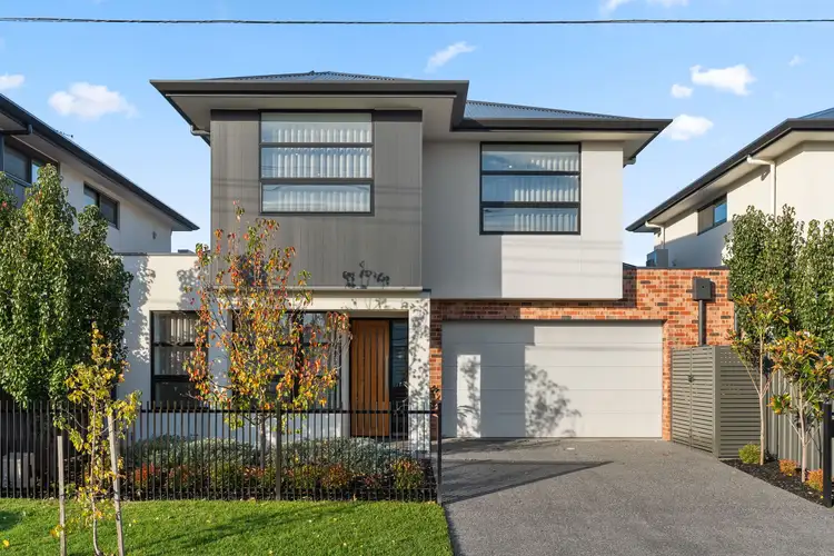 2D Troon Avenue
