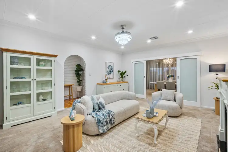 17 Aumerle Way