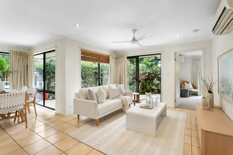 8 Ashgrove Drive