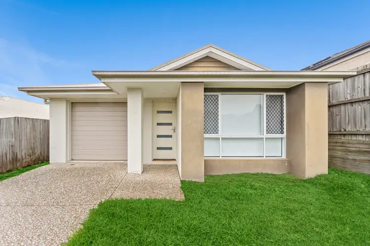 8 Rosella Street