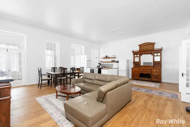 40 Button Avenue