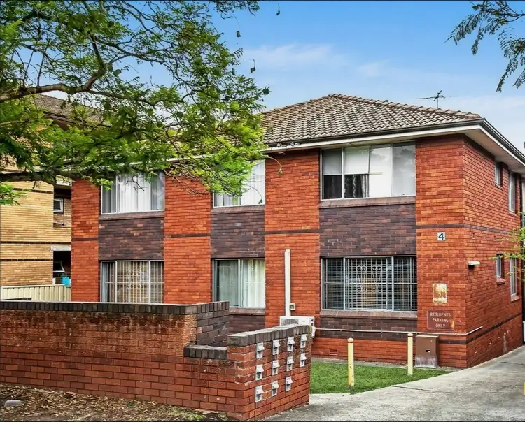 4 Shadforth Street