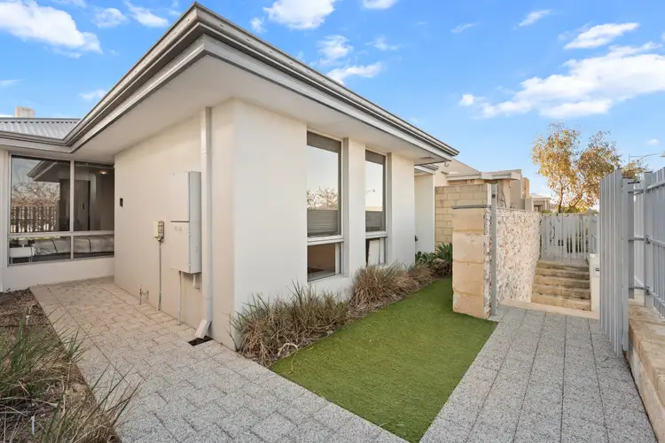 90 Kingscliff Drive