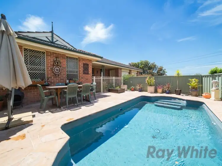 8 Archer Crescent