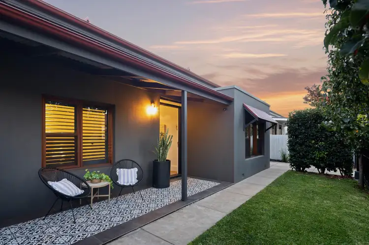 8 Bagot Avenue