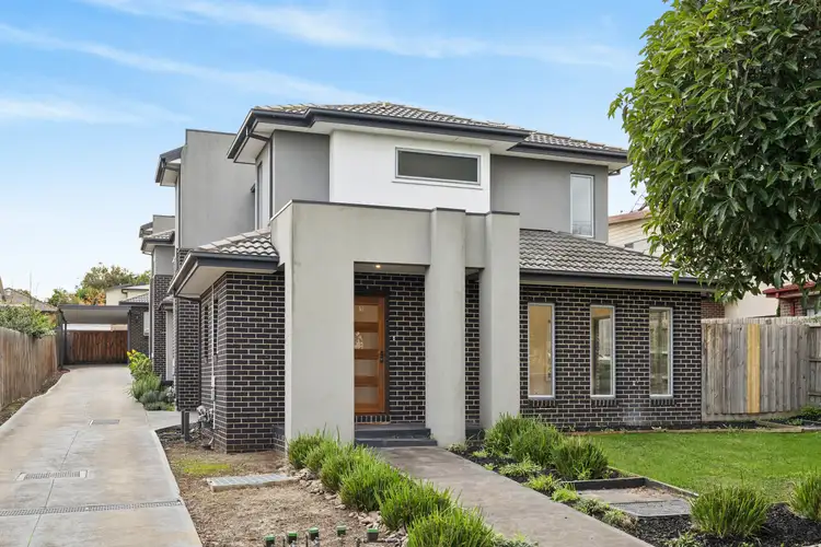 8 Miranda Road