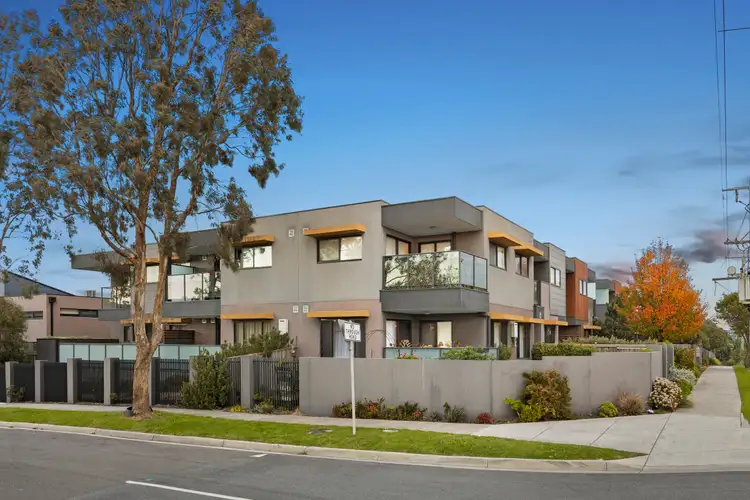 G08/9 Mountain Gate Drive