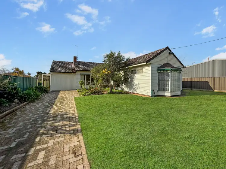 11 Sharpe Street