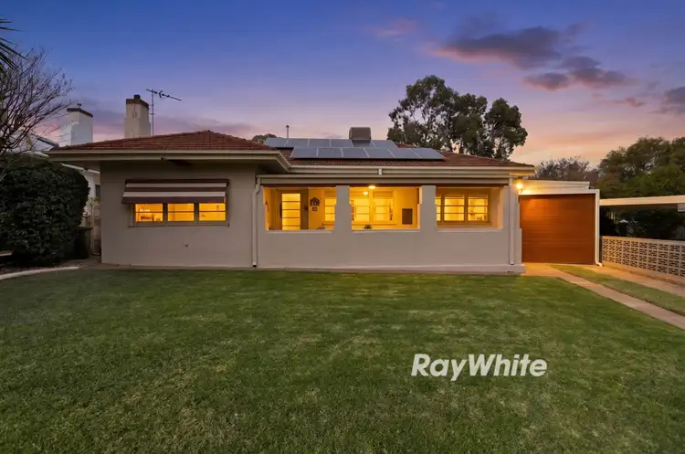 12 Desroy Avenue