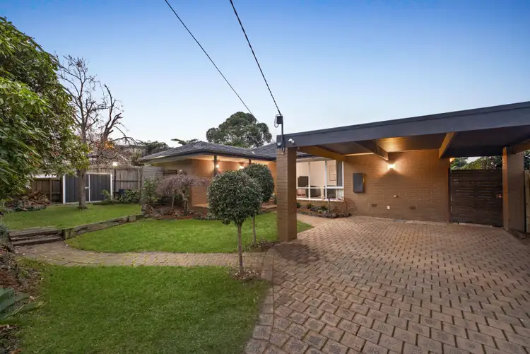 12 Frudal Crescent