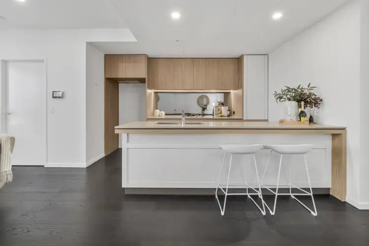 21 Mollison Street