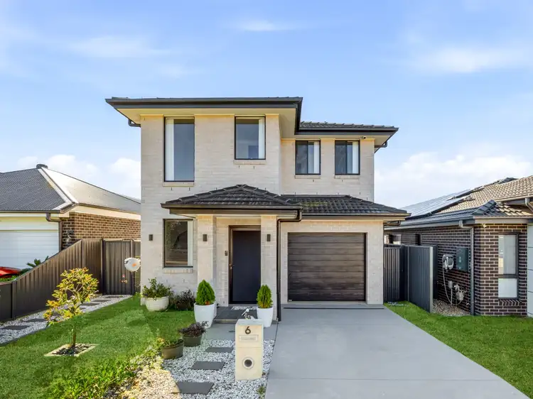 6 Hillston Circuit